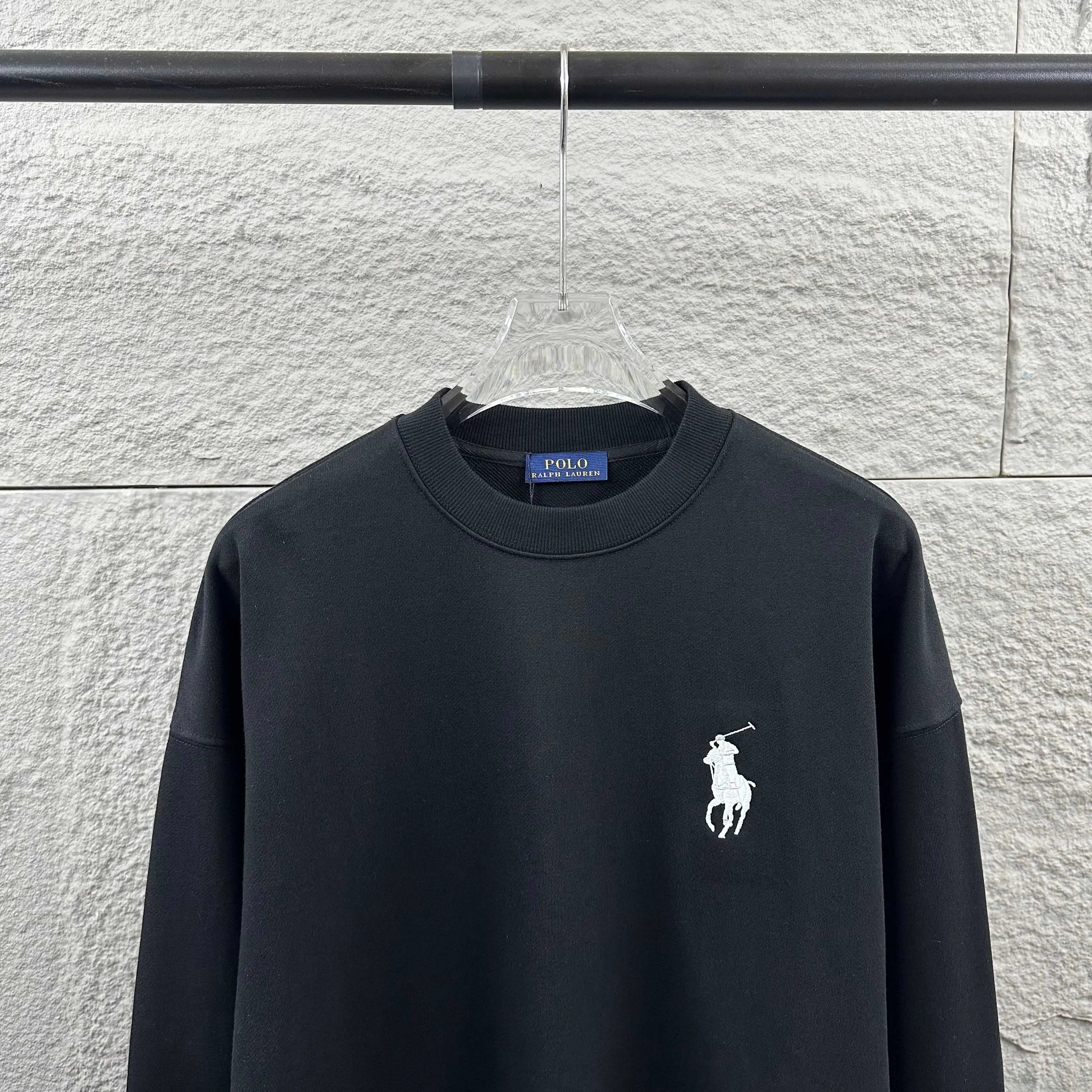 P210 Polo* Ralph Lauren 2025 Autumn and Winter new round neck sweatshirt Classic simple embroidery Customized terry fabric Long sleeves Unisex Color: Black White Size: S (90-130 pounds) M (120-150 pounds) L (140-165 pounds) XL (160-180 pounds) XXL (180-210 pounds)